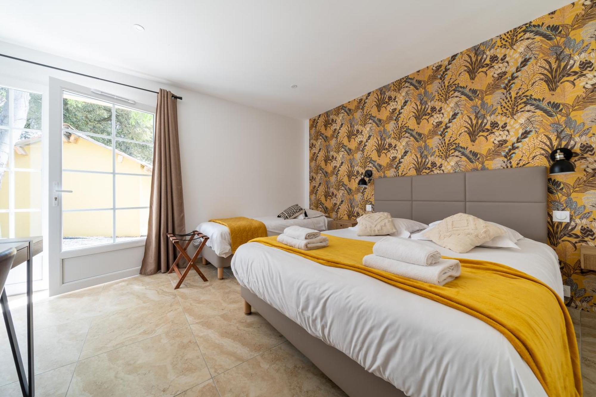Logis Hotel Le Chene Vert Bollène Εξωτερικό φωτογραφία