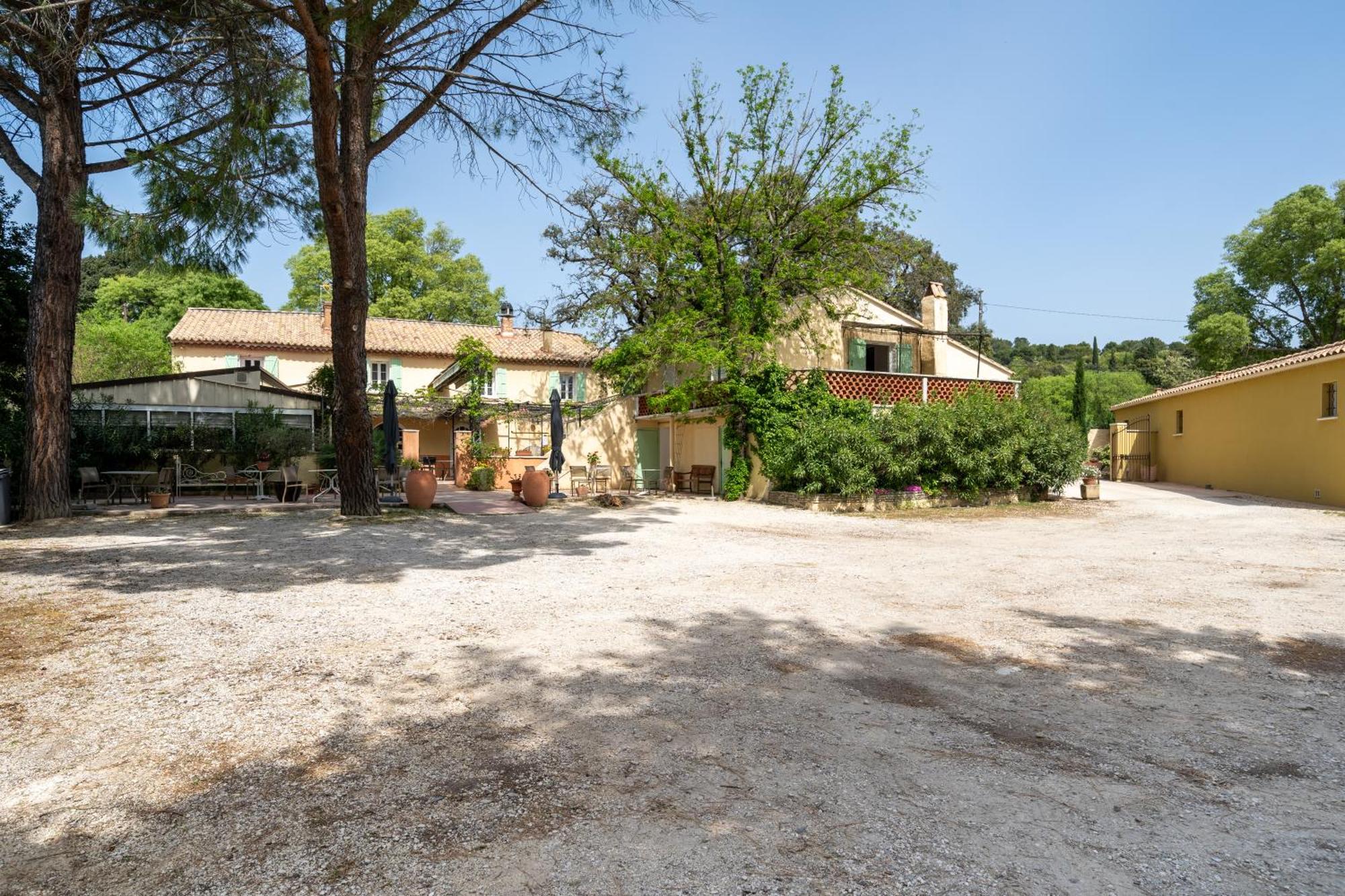 Logis Hotel Le Chene Vert Bollène Εξωτερικό φωτογραφία