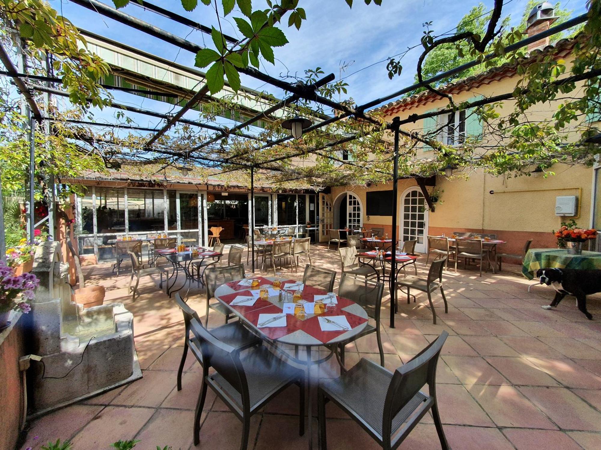 Logis Hotel Le Chene Vert Bollène Εξωτερικό φωτογραφία