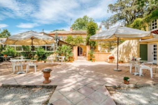 Logis Hotel Le Chene Vert Bollène Εξωτερικό φωτογραφία